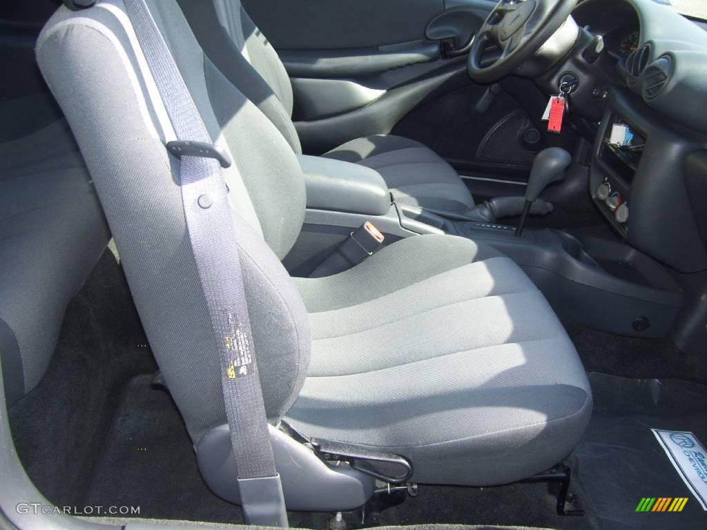 2004 Sunfire Coupe - Ultra Silver Metallic / Graphite photo #11