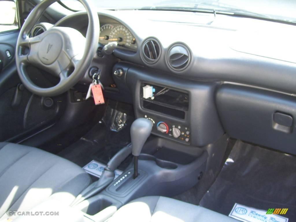 2004 Sunfire Coupe - Ultra Silver Metallic / Graphite photo #13