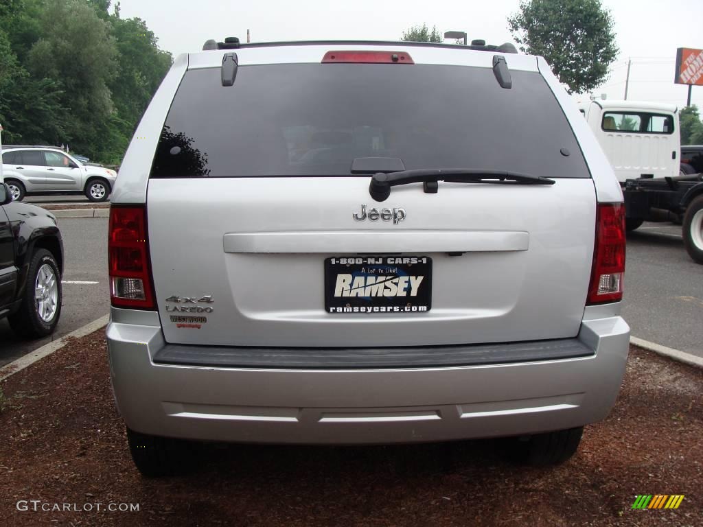 2006 Grand Cherokee Laredo 4x4 - Bright Silver Metallic / Medium Slate Gray photo #4