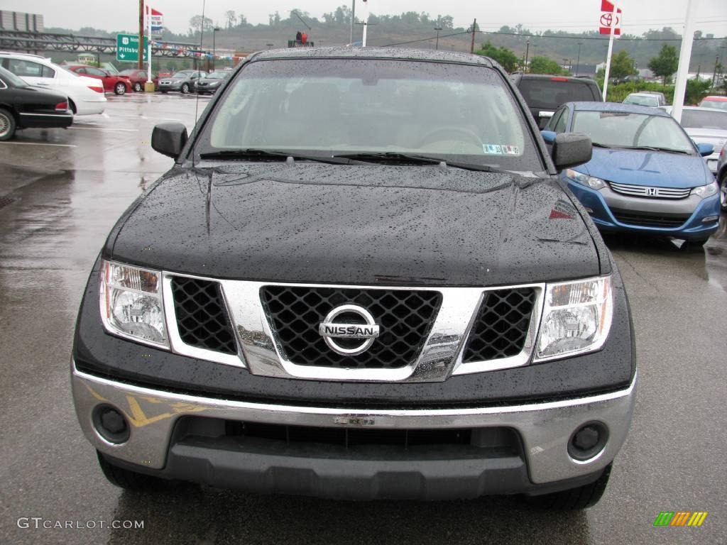2005 Frontier SE Crew Cab 4x4 - Super Black / Desert photo #9