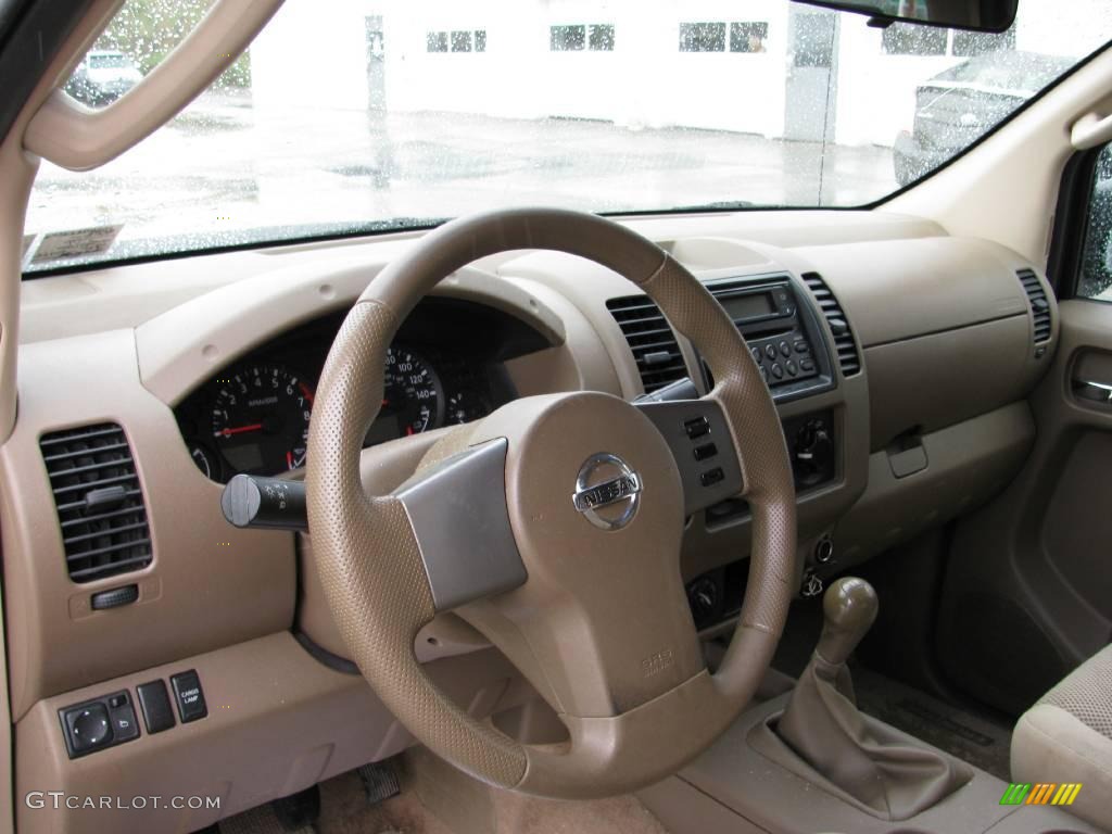 2005 Frontier SE Crew Cab 4x4 - Super Black / Desert photo #13
