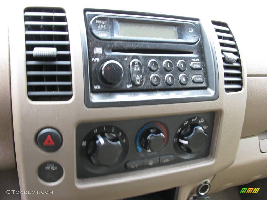 2005 Frontier SE Crew Cab 4x4 - Super Black / Desert photo #15