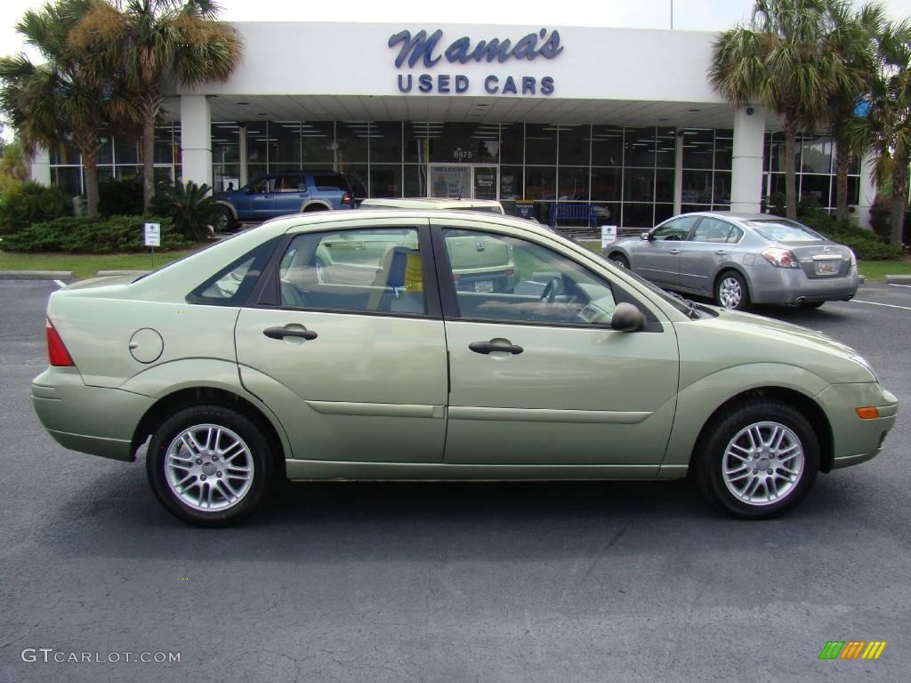 Kiwi Green Metallic Ford Focus