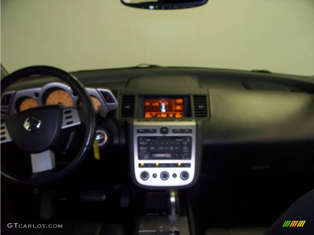 2005 Murano SE AWD - Super Black / Charcoal photo #20