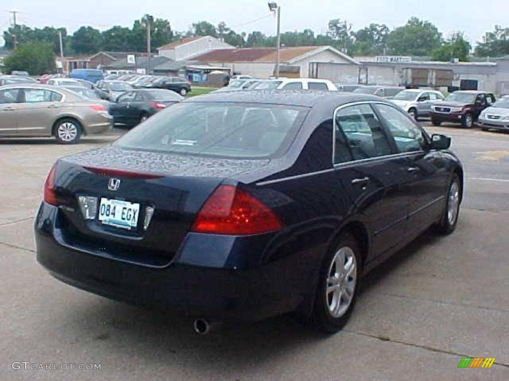 2006 Accord SE Sedan - Royal Blue Pearl / Gray photo #9