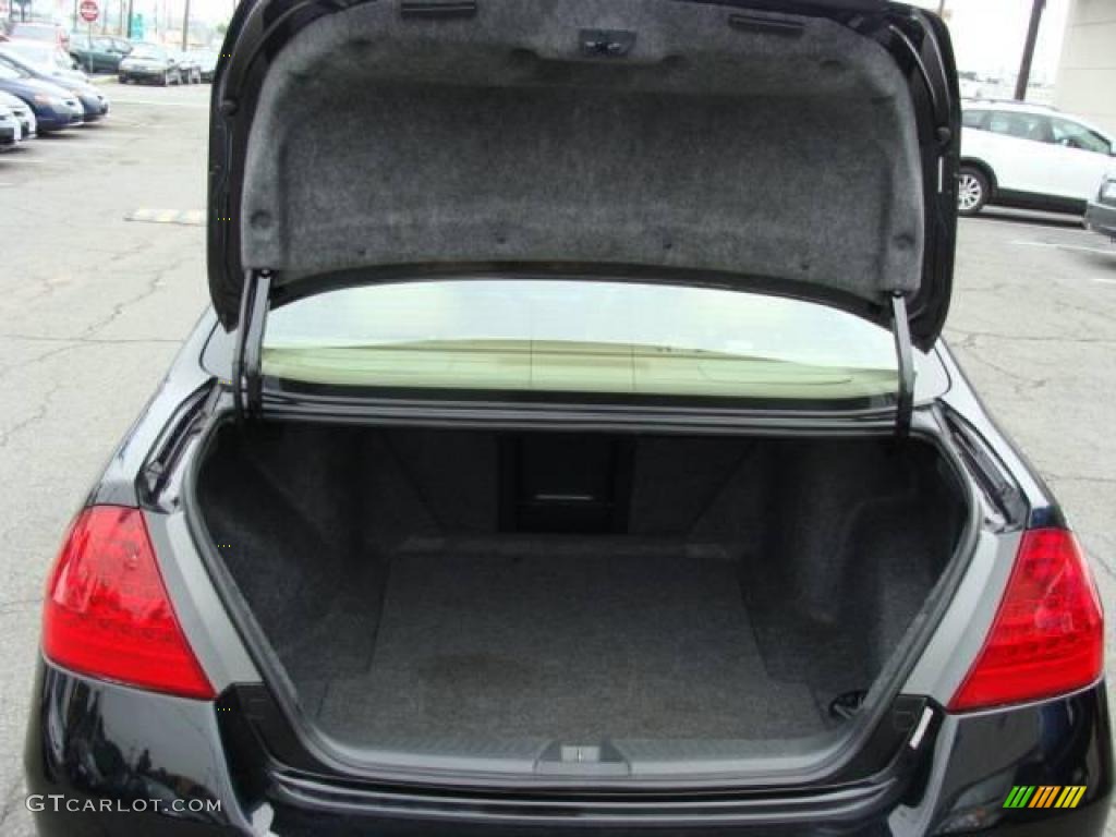2006 Accord EX-L V6 Sedan - Nighthawk Black Pearl / Ivory photo #13