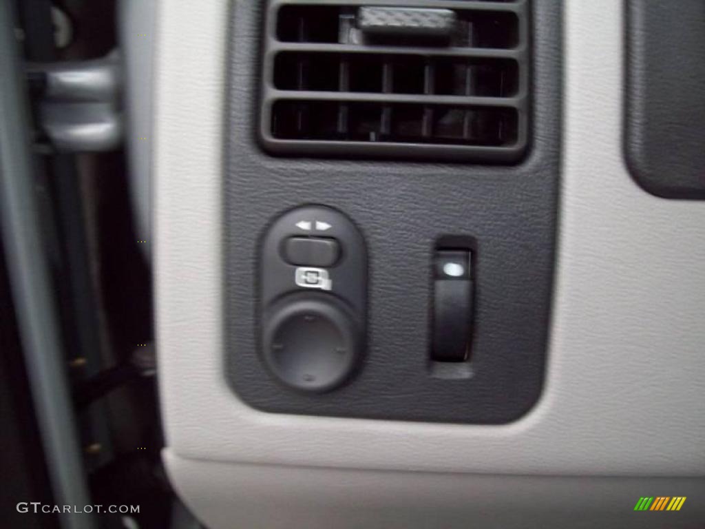 2005 Equinox LT AWD - Galaxy Silver Metallic / Light Gray photo #22