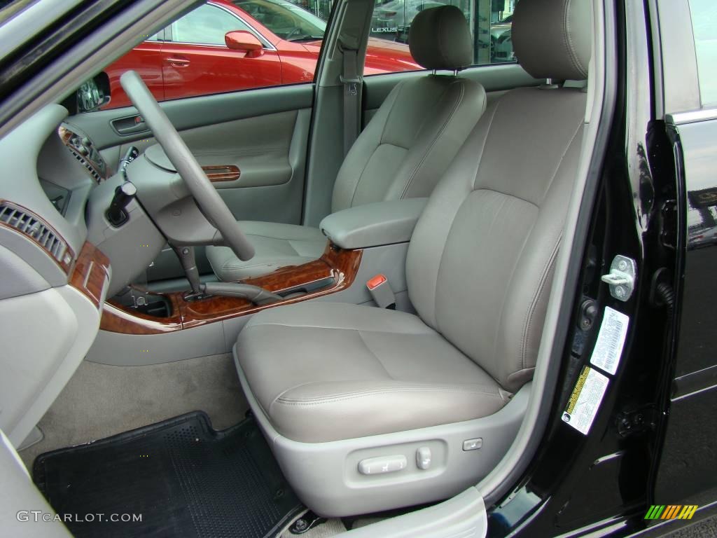 2004 Camry LE - Black / Stone photo #8