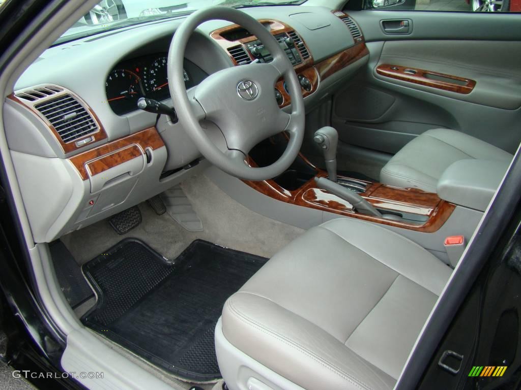 2004 Camry LE - Black / Stone photo #10