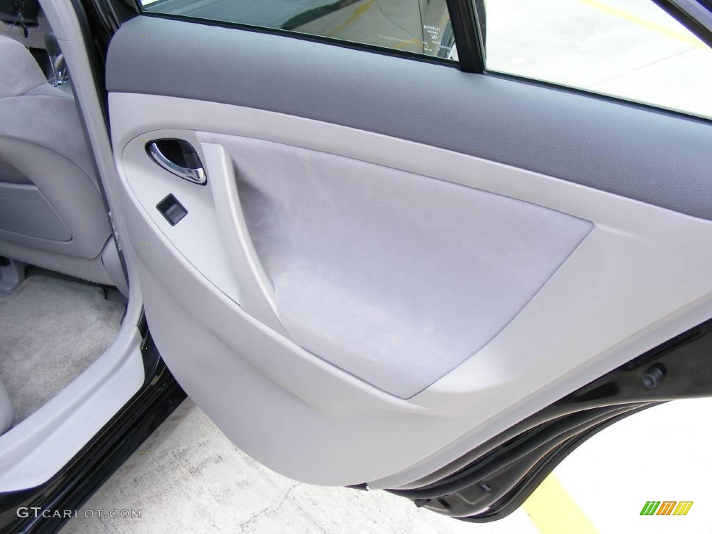 2007 Camry LE - Black / Ash photo #22