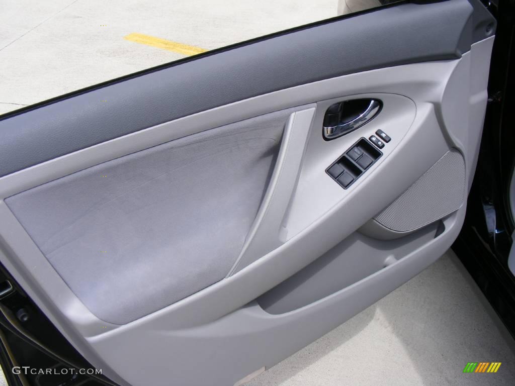 2007 Camry LE - Black / Ash photo #27