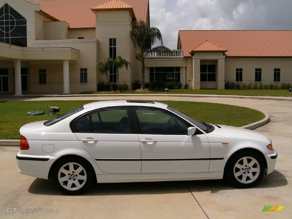 2003 3 Series 325i Sedan - Alpine White / Black photo #2