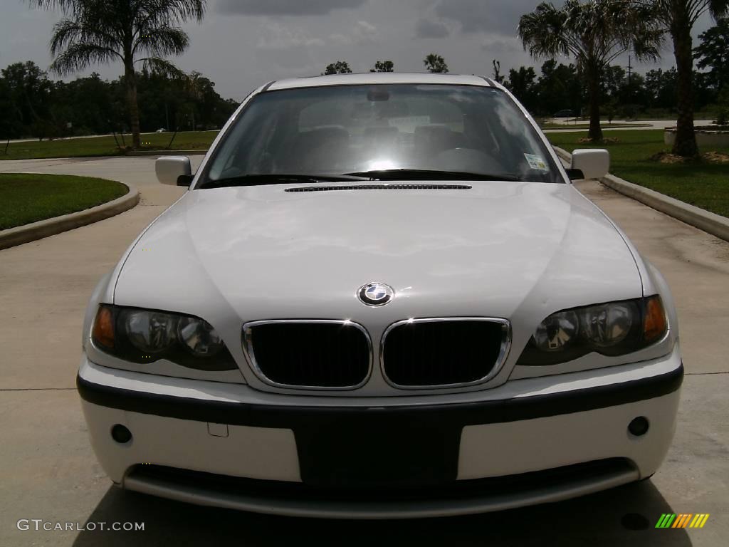 2003 3 Series 325i Sedan - Alpine White / Black photo #8