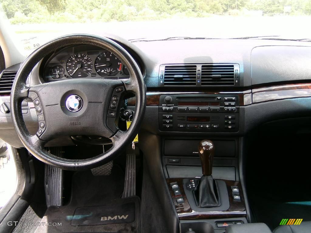 2003 3 Series 325i Sedan - Alpine White / Black photo #11