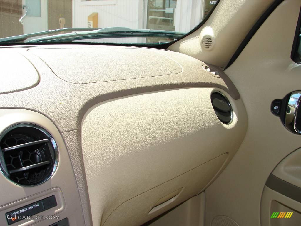 2008 HHR LT - Dark Gray Metallic / Gray photo #25