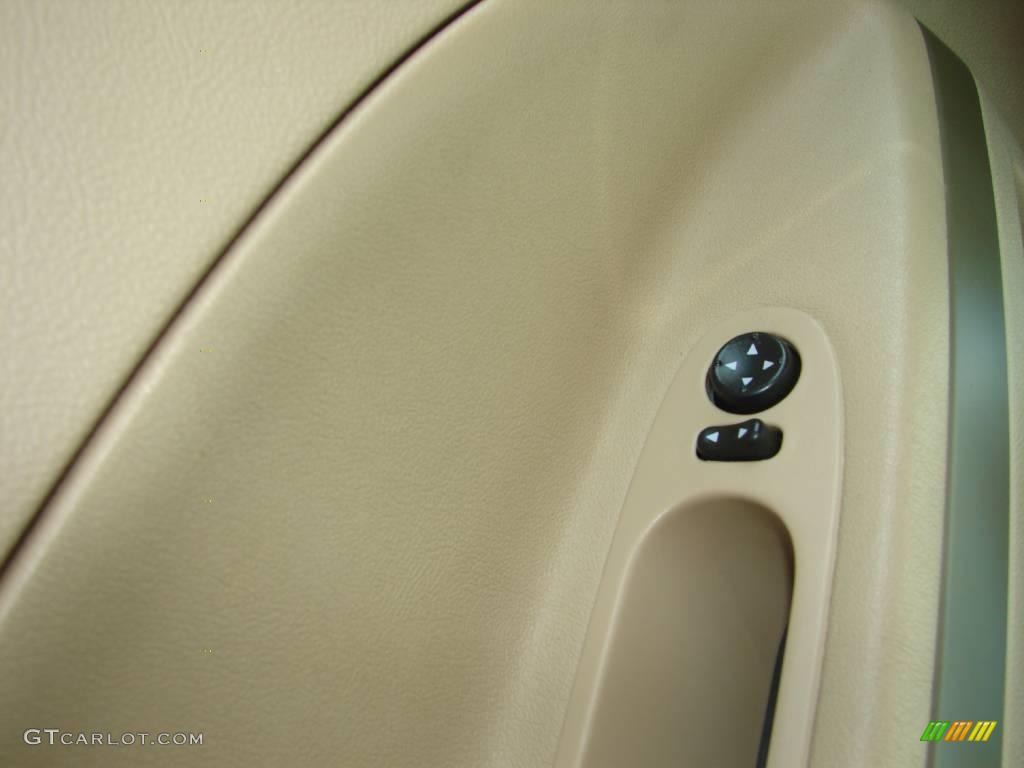 2008 HHR LT - Dark Gray Metallic / Gray photo #27