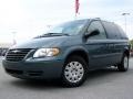 2007 Magnesium Pearl Chrysler Town & Country   photo #4
