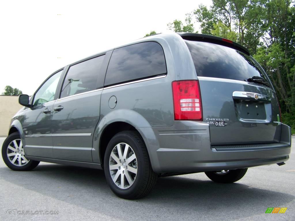 2009 Town & Country Touring - Mineral Gray Metallic / Medium Slate Gray/Light Shale photo #3