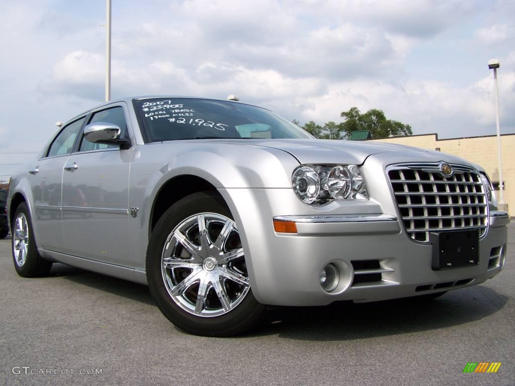Bright Silver Metallic Chrysler 300