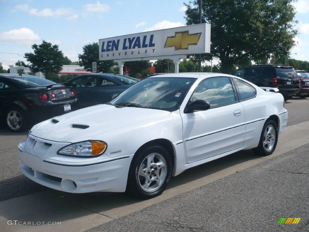 2005 Grand Am GT Coupe - Summit White / Dark Taupe photo #1