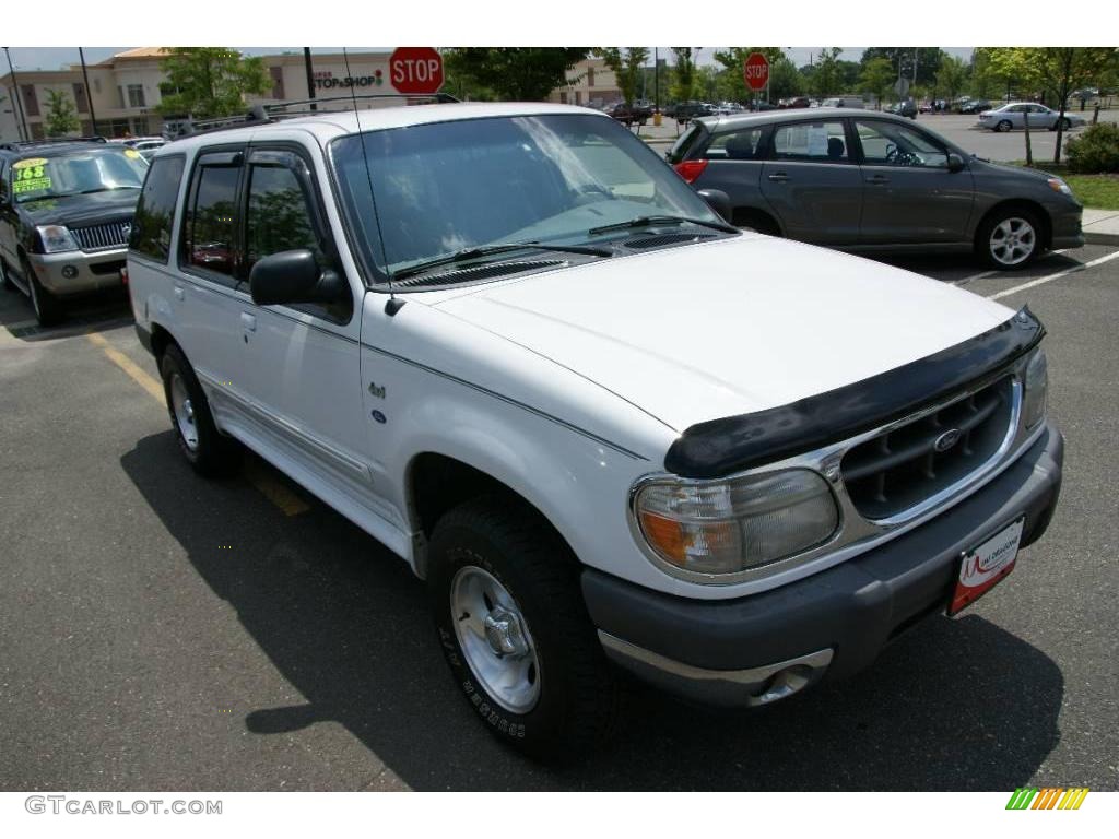 2001 Explorer XLT 4x4 - Oxford White / Dark Graphite photo #3