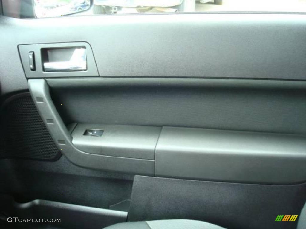 2008 Focus SES Coupe - Vermillion Red / Charcoal Black photo #17