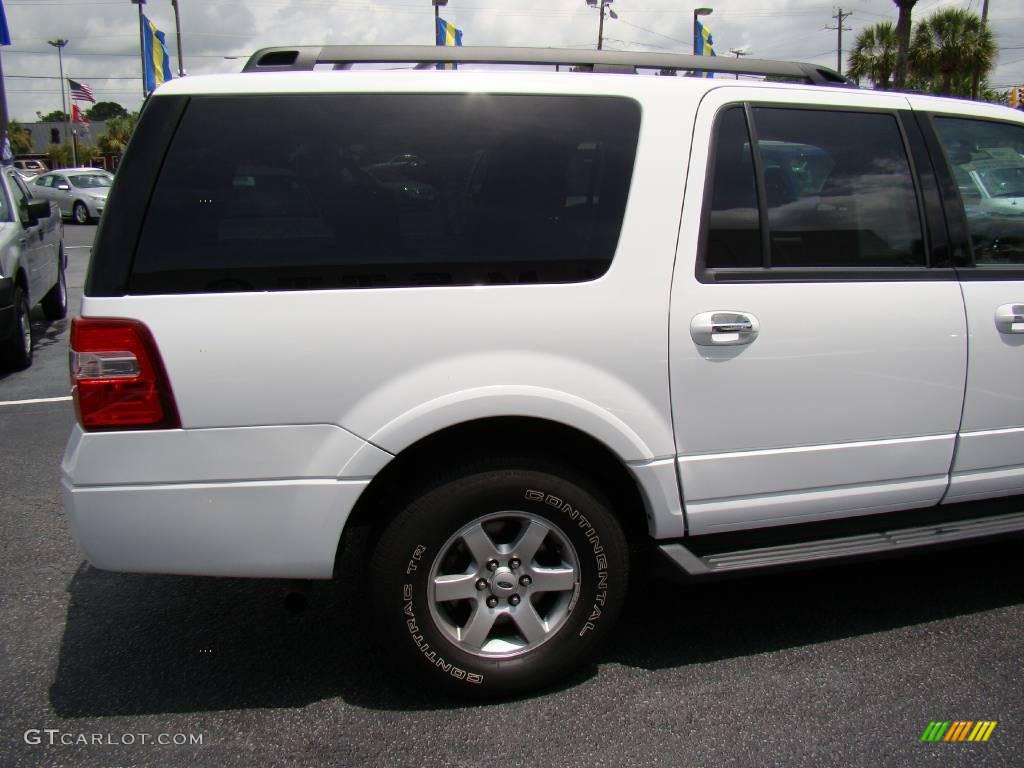 2009 Expedition EL XLT 4x4 - Oxford White / Camel photo #25