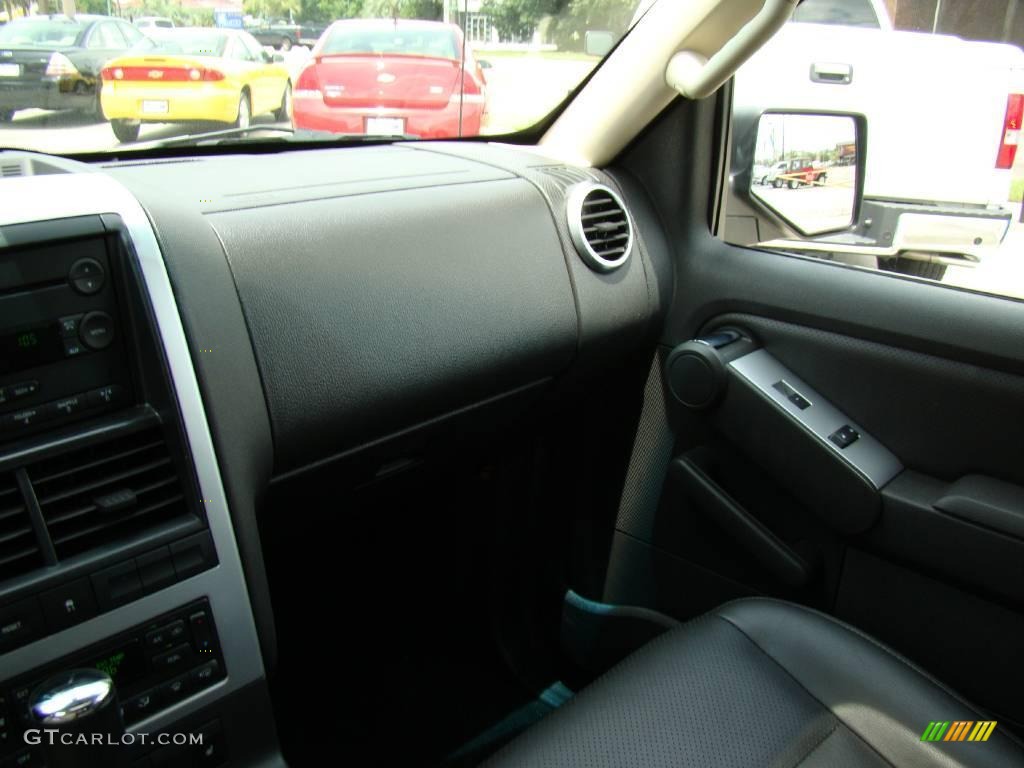 2006 Mountaineer Luxury AWD - Charcoal Beige Metallic / Charcoal Black photo #16