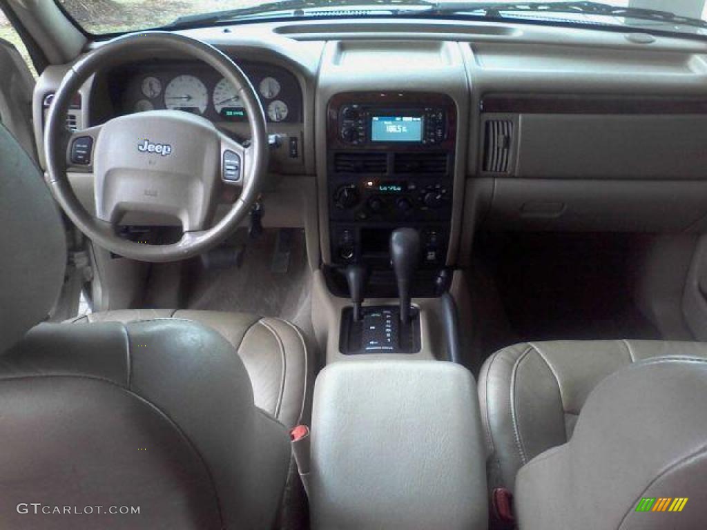 2004 Grand Cherokee Limited 4x4 - Light Pewter Metallic / Taupe photo #17