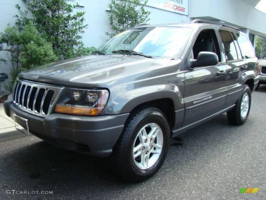 2004 Grand Cherokee Laredo 4x4 - Graphite Metallic / Dark Slate Gray photo #2