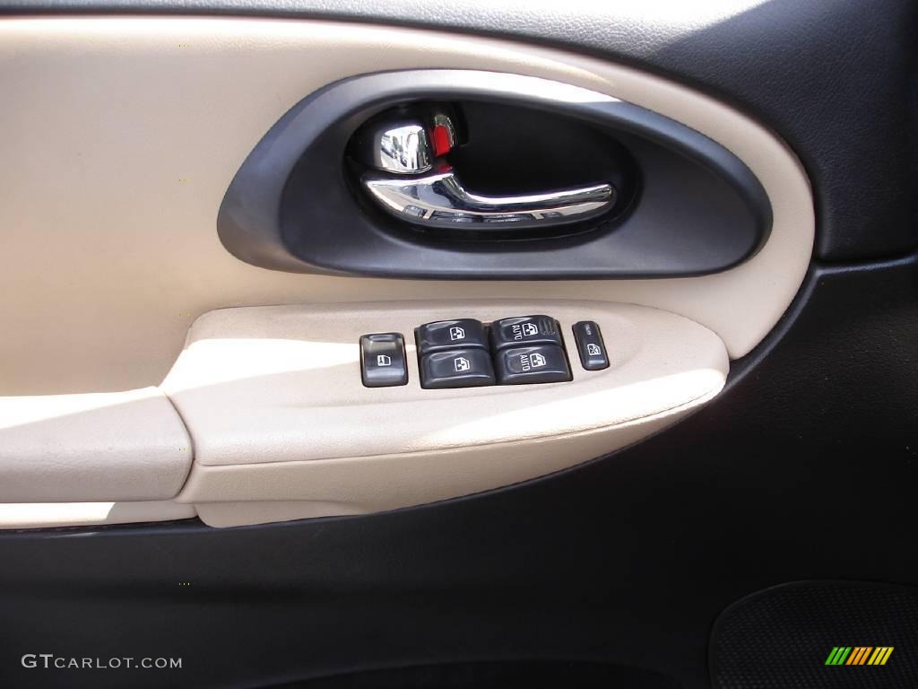 2005 TrailBlazer LS 4x4 - Majestic Red Metallic / Light Cashmere/Ebony photo #7