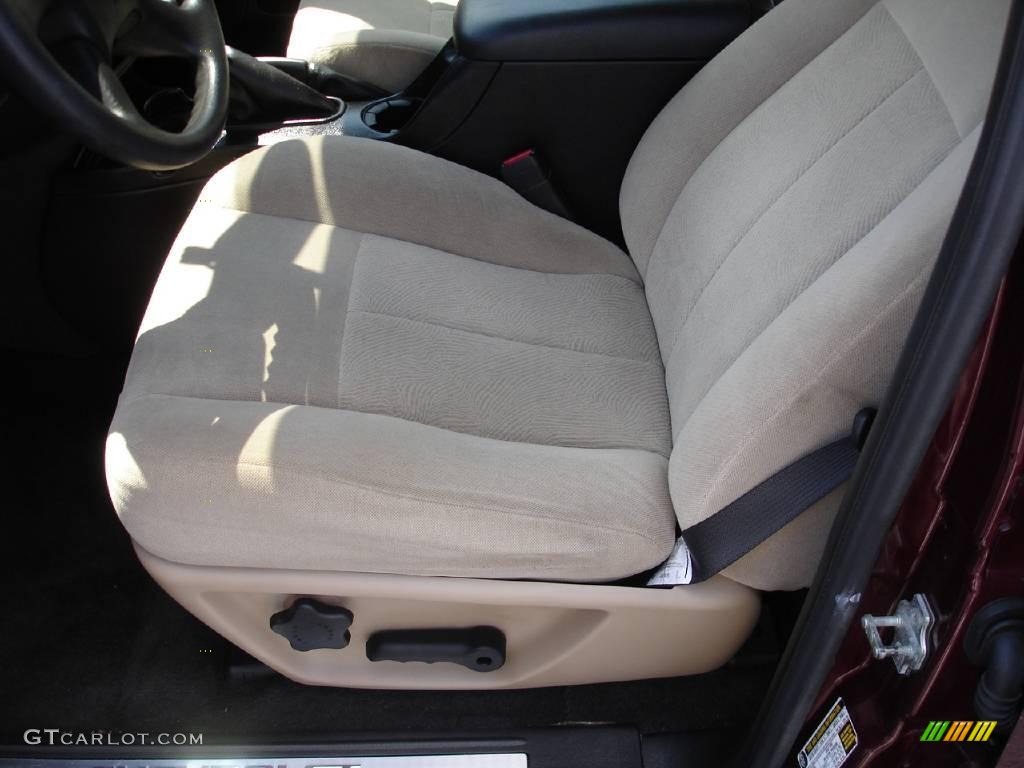 2005 TrailBlazer LS 4x4 - Majestic Red Metallic / Light Cashmere/Ebony photo #8