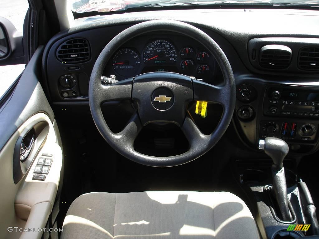 2005 TrailBlazer LS 4x4 - Majestic Red Metallic / Light Cashmere/Ebony photo #12