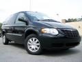 2007 Brilliant Black Crystal Pearl Chrysler Town & Country Touring  photo #1