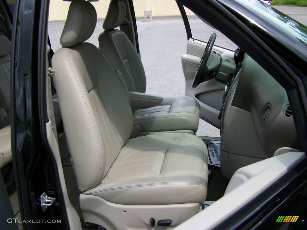 2007 Town & Country Touring - Brilliant Black Crystal Pearl / Dark Khaki/Light Graystone photo #10