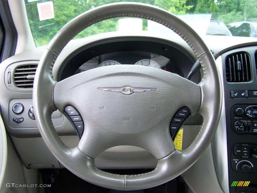 2007 Town & Country Touring - Brilliant Black Crystal Pearl / Dark Khaki/Light Graystone photo #13