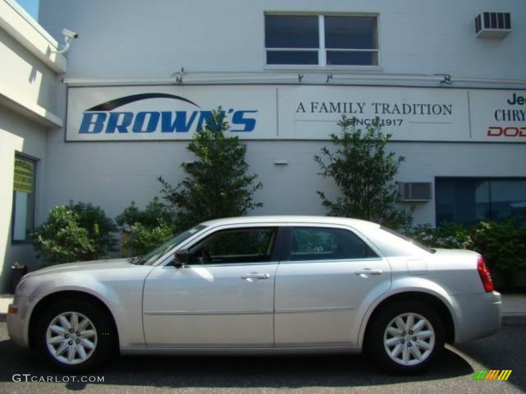 Bright Silver Metallic Chrysler 300