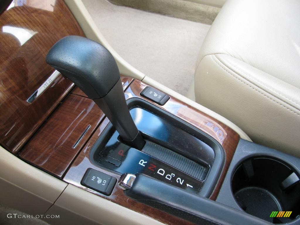 2006 Accord EX-L V6 Sedan - Taffeta White / Ivory photo #11