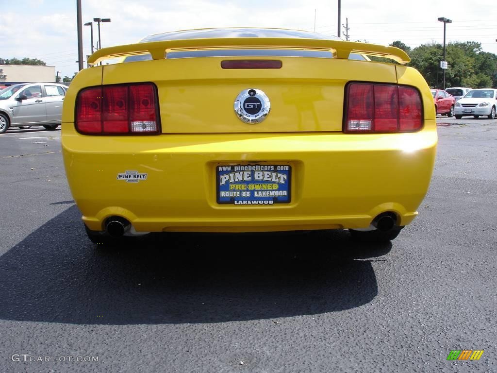 2006 Mustang GT Premium Coupe - Screaming Yellow / Dark Charcoal photo #5