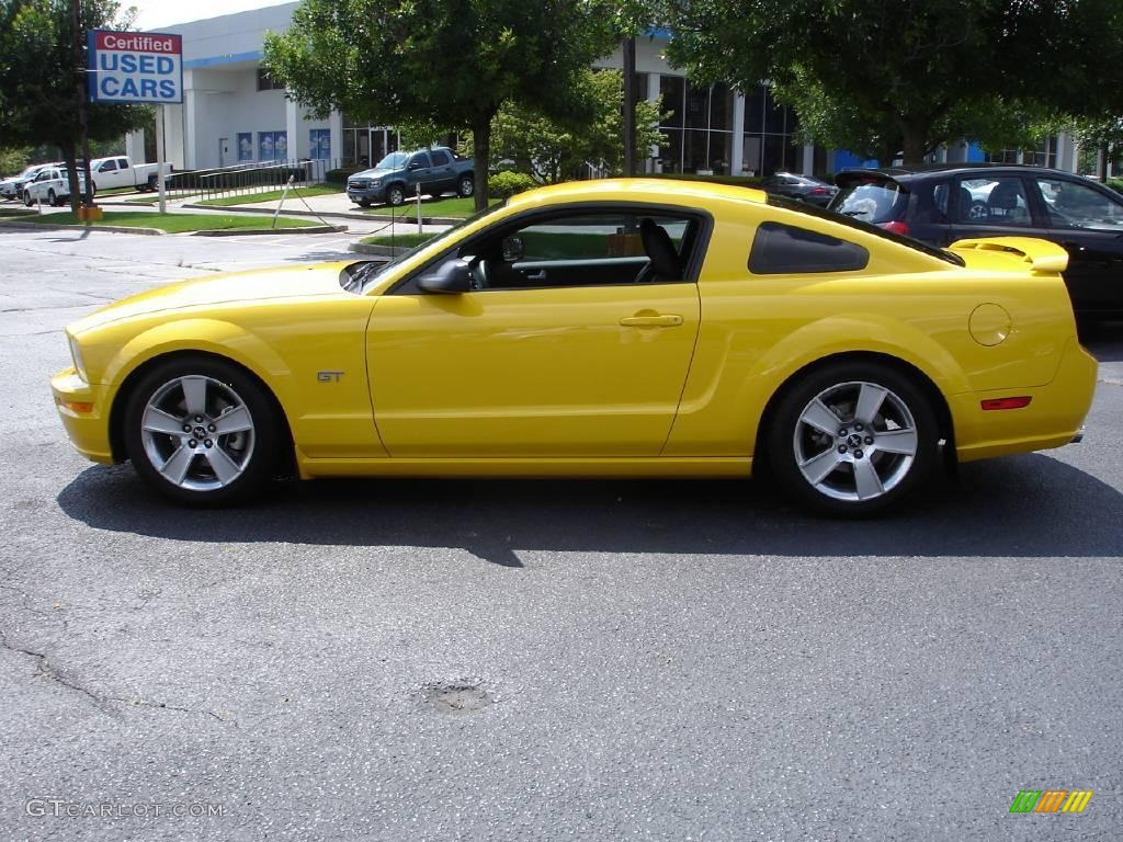 2006 Mustang GT Premium Coupe - Screaming Yellow / Dark Charcoal photo #6