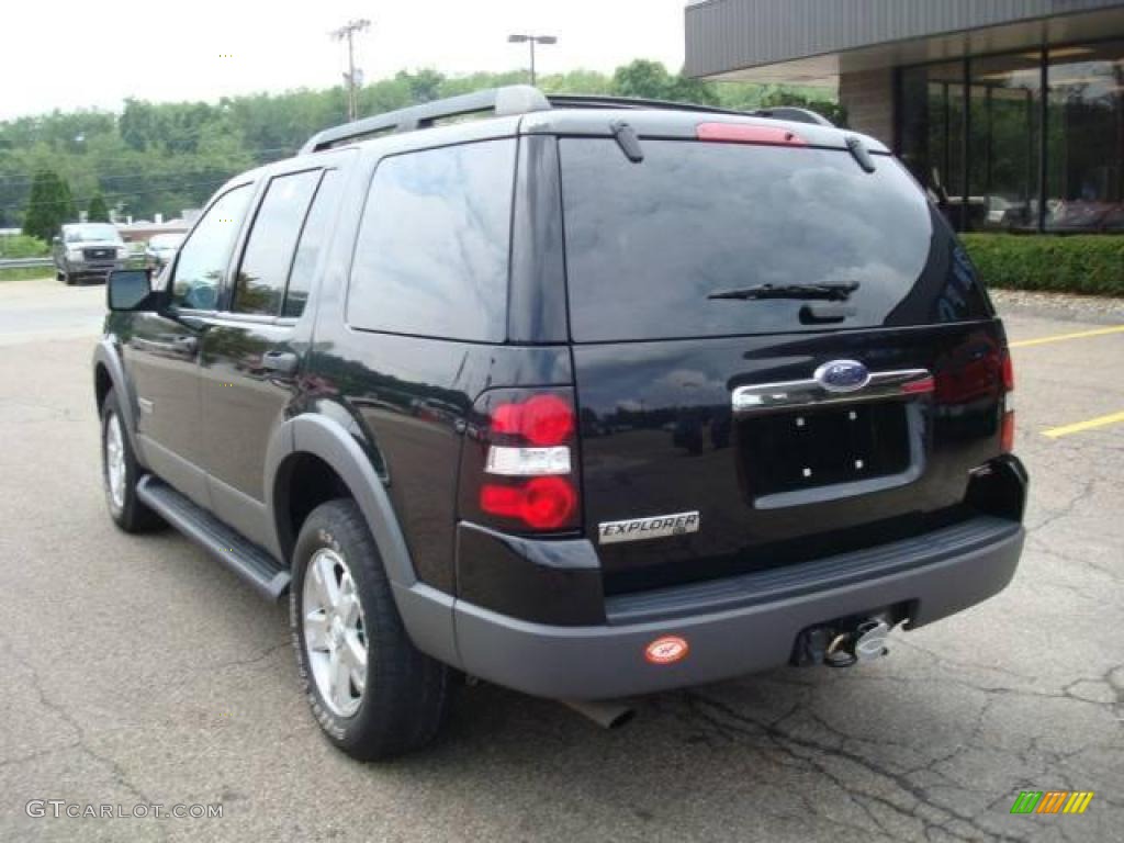 2006 Explorer XLT 4x4 - Black / Stone photo #2