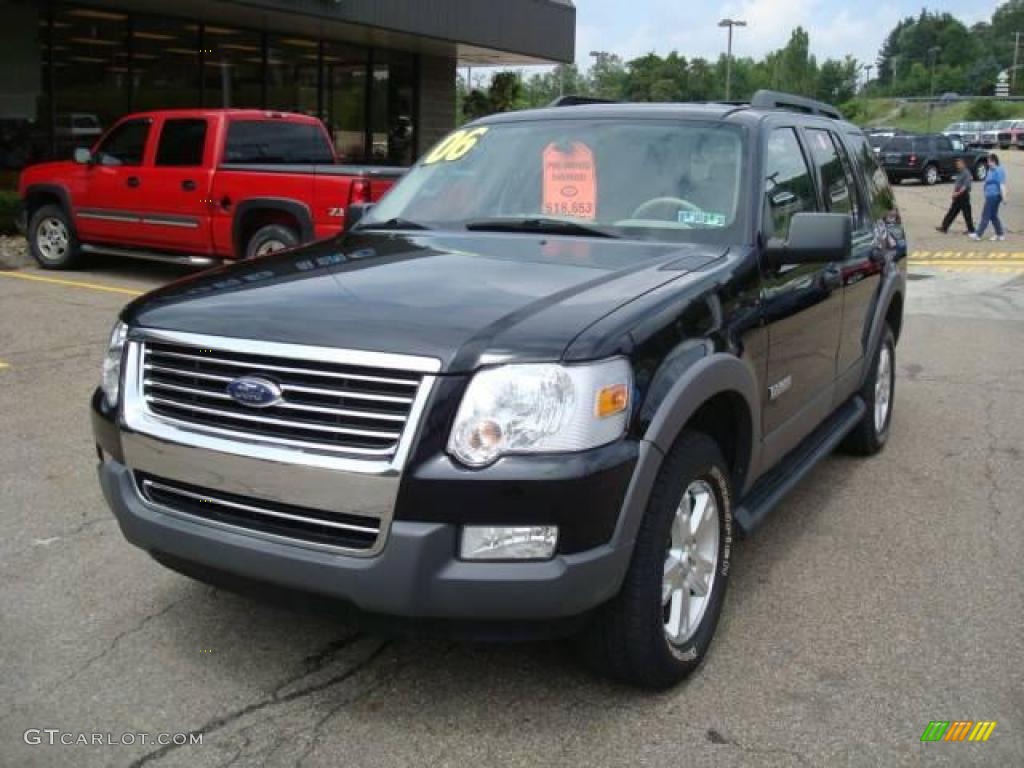 2006 Explorer XLT 4x4 - Black / Stone photo #11