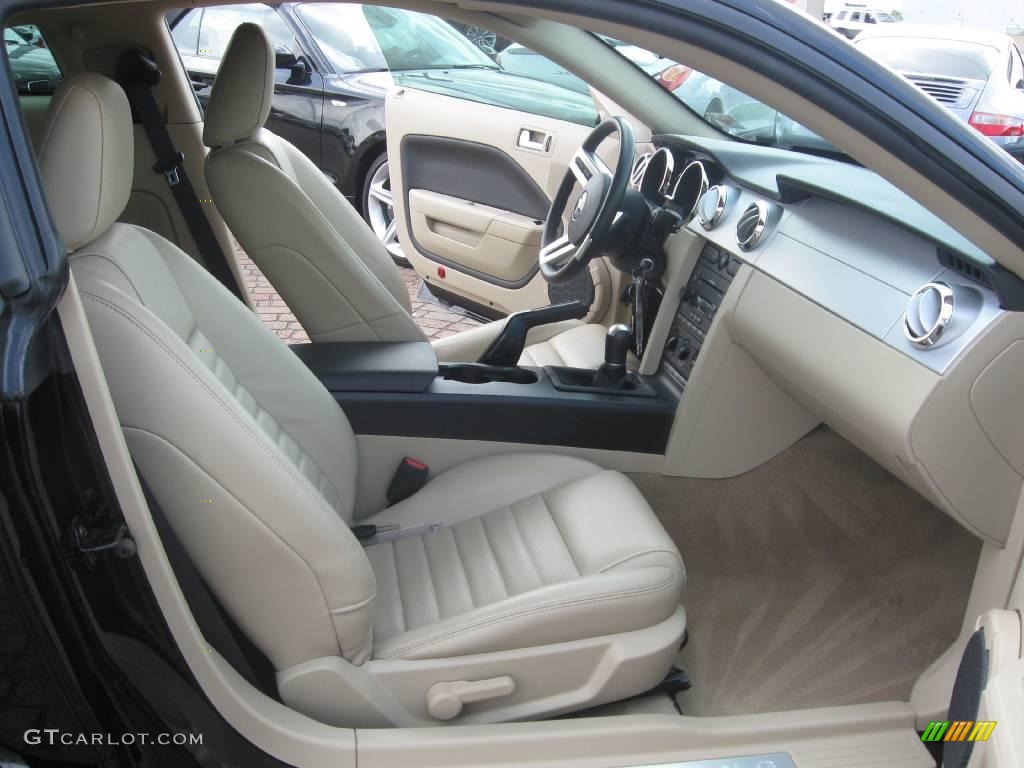 2007 Mustang GT Premium Coupe - Black / Medium Parchment photo #13