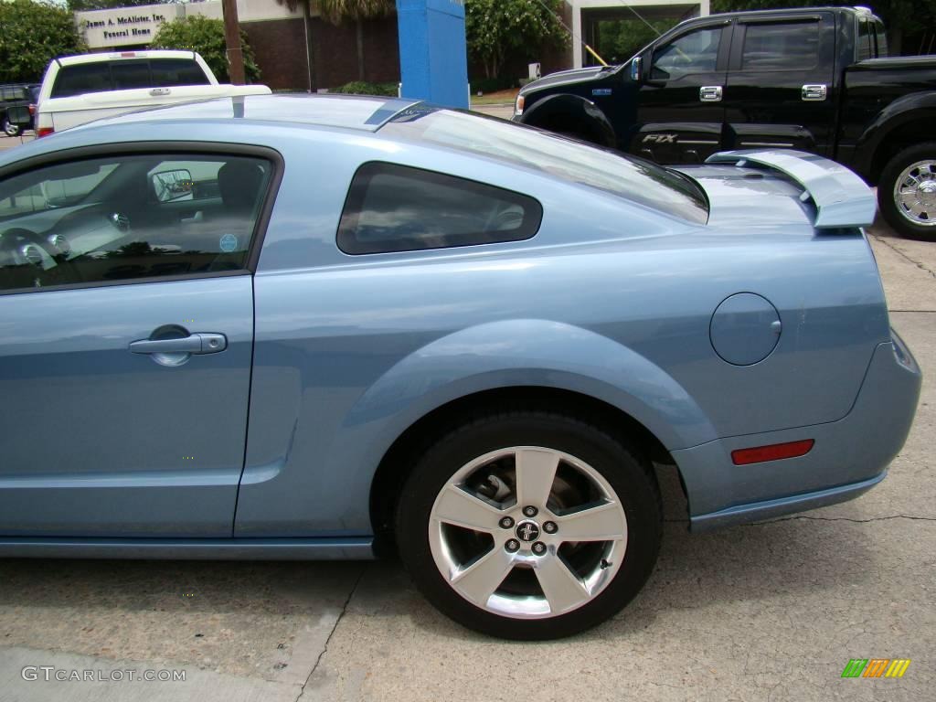 2007 Mustang GT Premium Coupe - Windveil Blue Metallic / Dark Charcoal photo #21