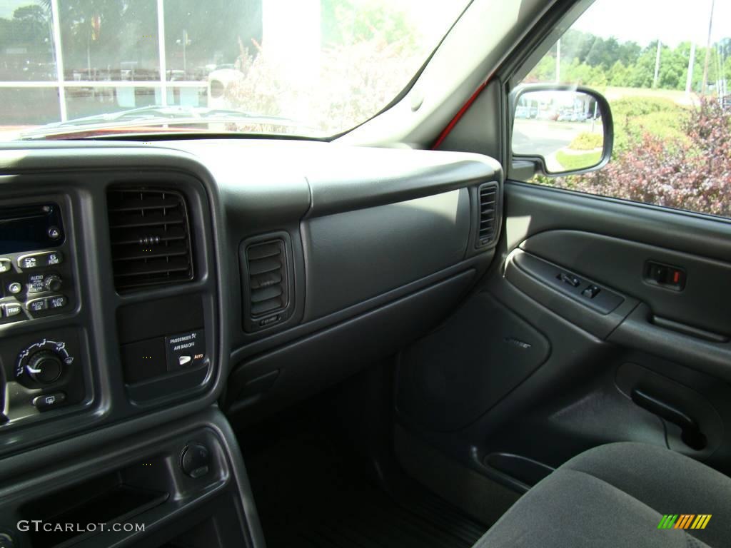 2004 Silverado 1500 LS Extended Cab - Victory Red / Dark Charcoal photo #14