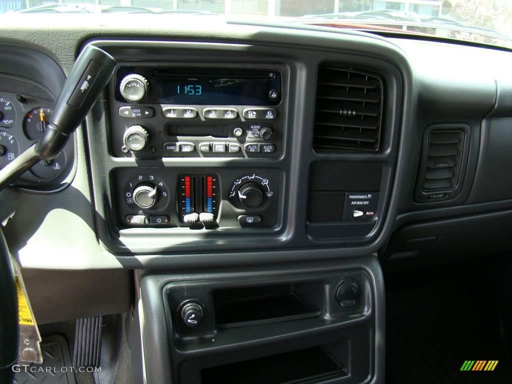 2004 Silverado 1500 LS Extended Cab - Victory Red / Dark Charcoal photo #15