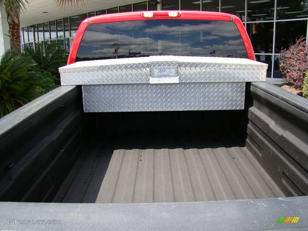 2004 Silverado 1500 LS Extended Cab - Victory Red / Dark Charcoal photo #27
