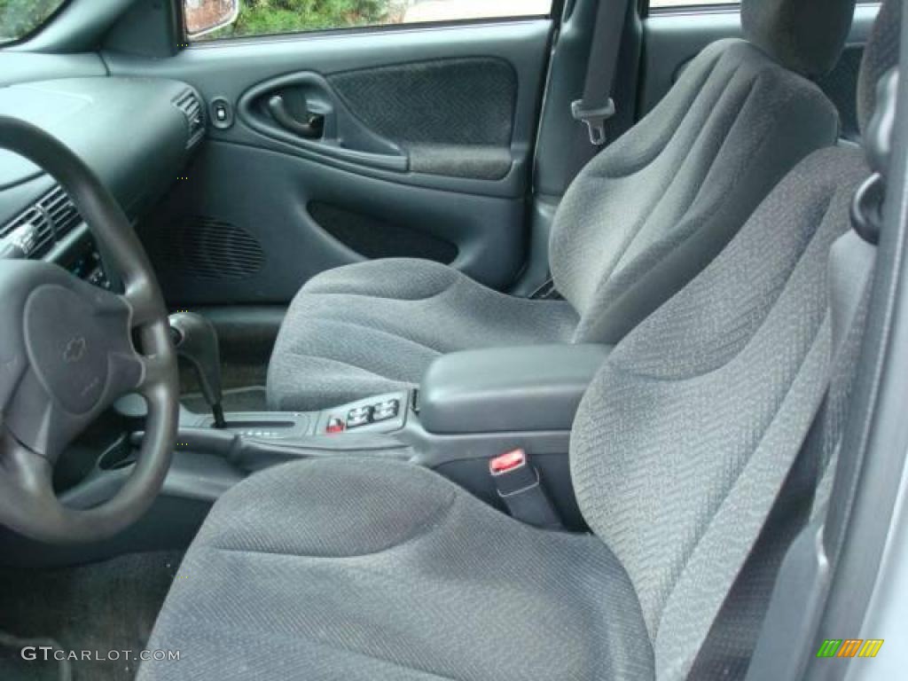 2004 Cavalier LS Sport Sedan - Ultra Silver Metallic / Graphite photo #8