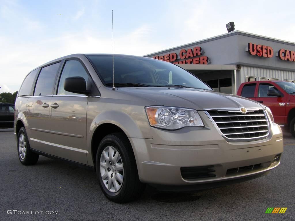 2009 Town & Country LX - Light Sandstone Metallic / Medium Pebble Beige/Cream photo #1