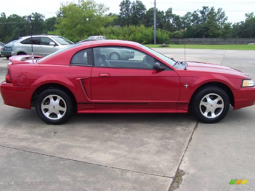 2000 Mustang V6 Coupe - Laser Red Metallic / Dark Charcoal photo #6